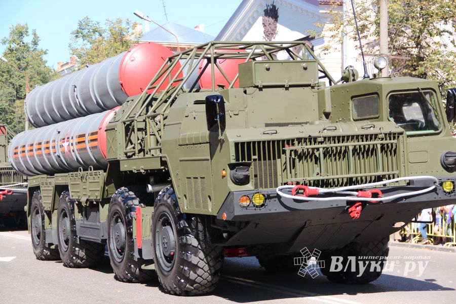 Военный парад в Великих Луках, часть II (ФОТО)
