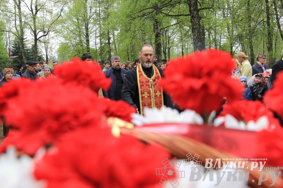 В Великих Луках почтили память погибших в Великой Отечественной войне