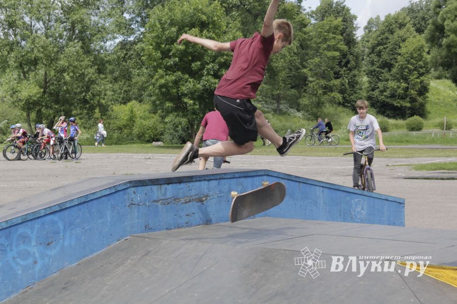 Сегодня Великие Луки отмечают День молодежи и Всероссийский олимпийский день (ФОТО)
