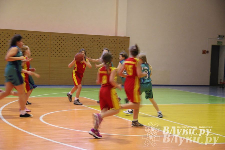 Великолукские баскетболисты стали победителями междугородних соревнований по баскетболу