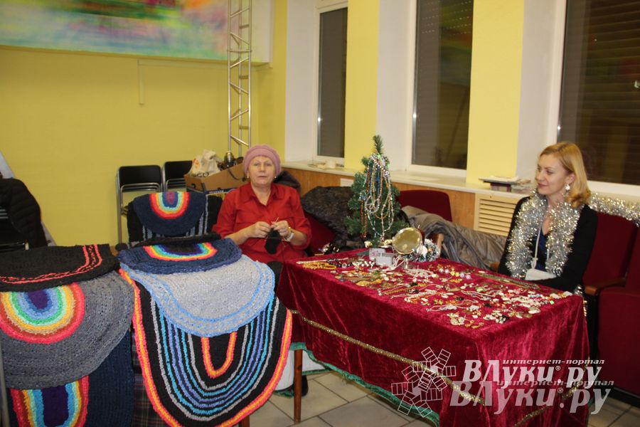 Выставка-ярмарка «Волшебный сундучок» прошла в ДК ЛК