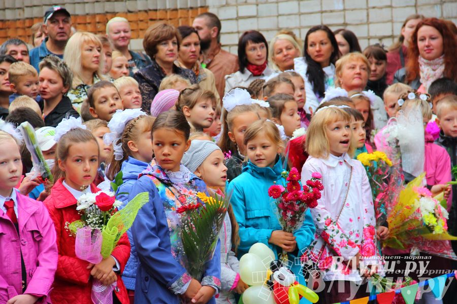 Школы города отметили 1 сентября (фото)