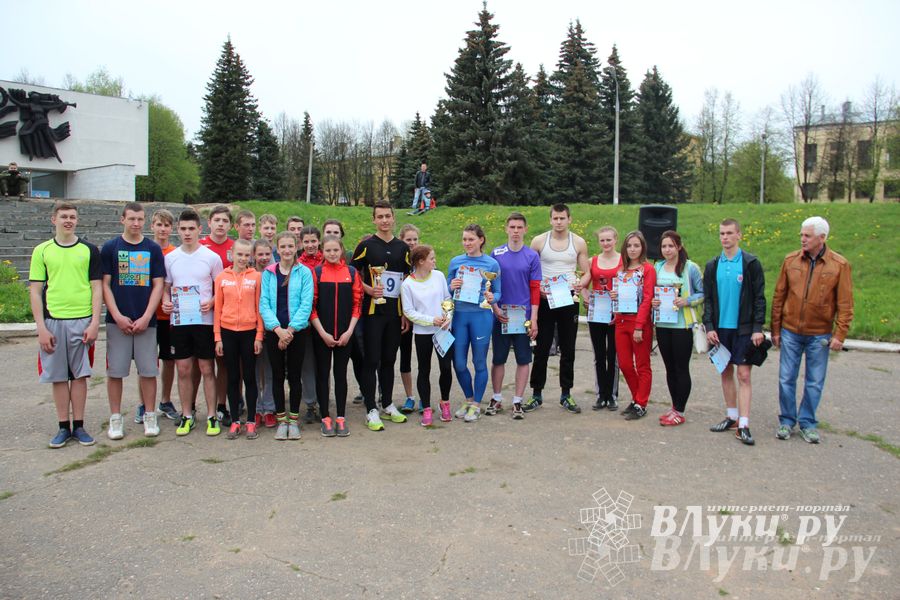 В Великих Луках прошла весенняя городская эстафета (фото)