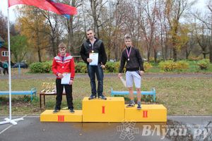 Легкоатлетический осенний кросс прошел в Великих Луках (фото)