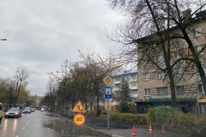 В Великих Луках на улице Зверева обновляют тротуар (ФОТО)