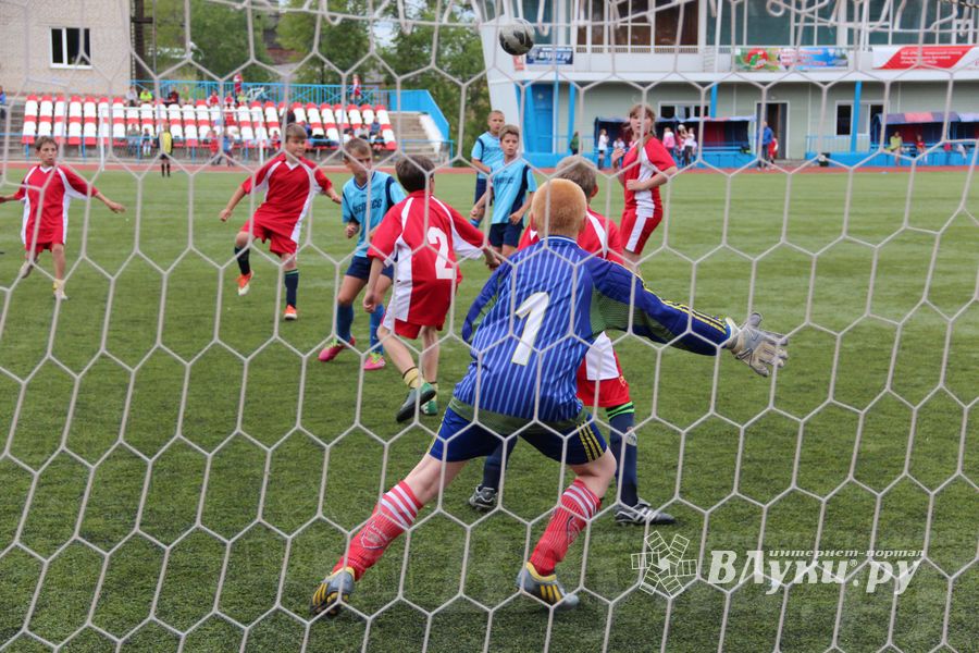 «Кожаный мяч» в Великих Луках