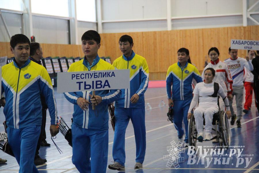 В Великих Луках состоялось открытие Чемпионата России по стрельбе из блочного и классического лука (фото)