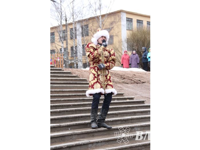 В Великих Луках сожгли Масленицу (фото)