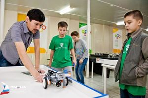 Сборная России по робототехнике готовится к мировым соревнованиям (фото)