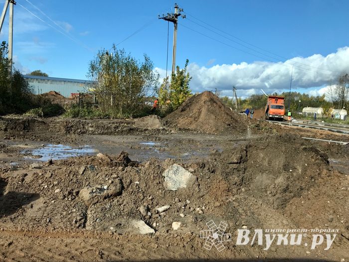Проезд перекрёстка Дружба-Дьяконова временно затруднён (ФОТО)