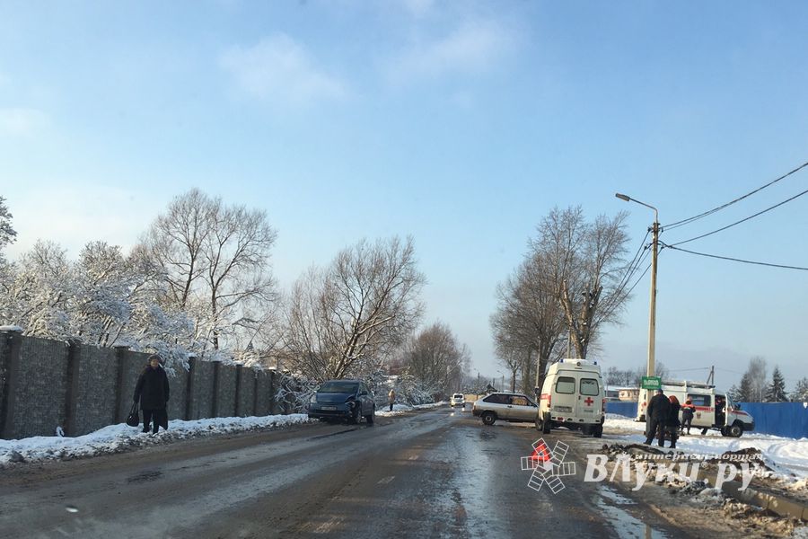 Гололед спровоцировал ДТП на улице Горицкой (ФОТО)