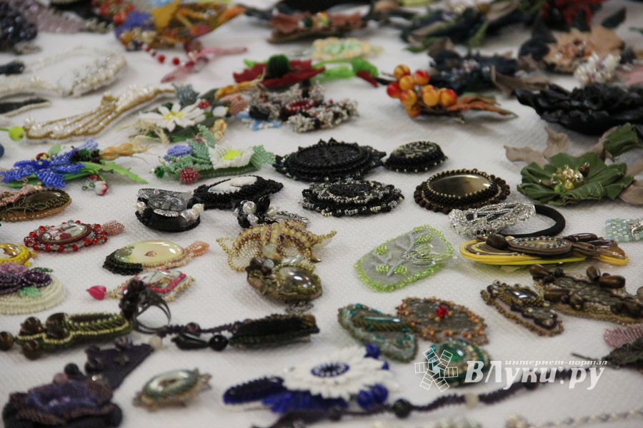 В Великих Луках открылась 8-ая Великолукская универсальная выставка (ФОТО)