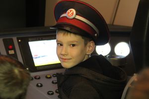 Великолукские школьники почувствовали себя машинистами (ФОТО)