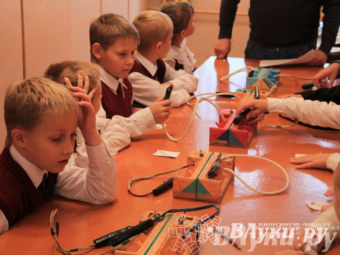 Великолукских лицеистов посвятили в «Маленькие мастера»