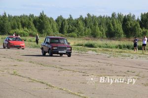 В Великих Луках прошел I этап Открытого чемпионата г. Великие Луки по Drag Racing (фото)