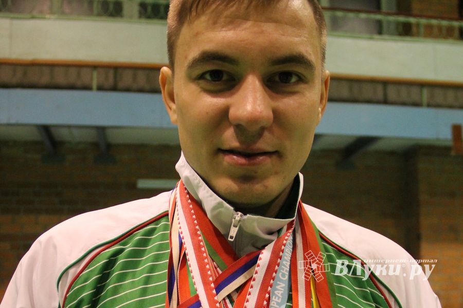 В Великих Луках прошел мастер-класс по кикбоксингу (фото)