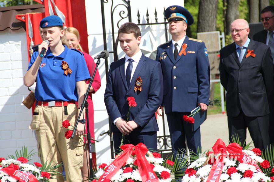 В Великих Луках прошел торжественный митинг в честь 9 мая (ФОТО)