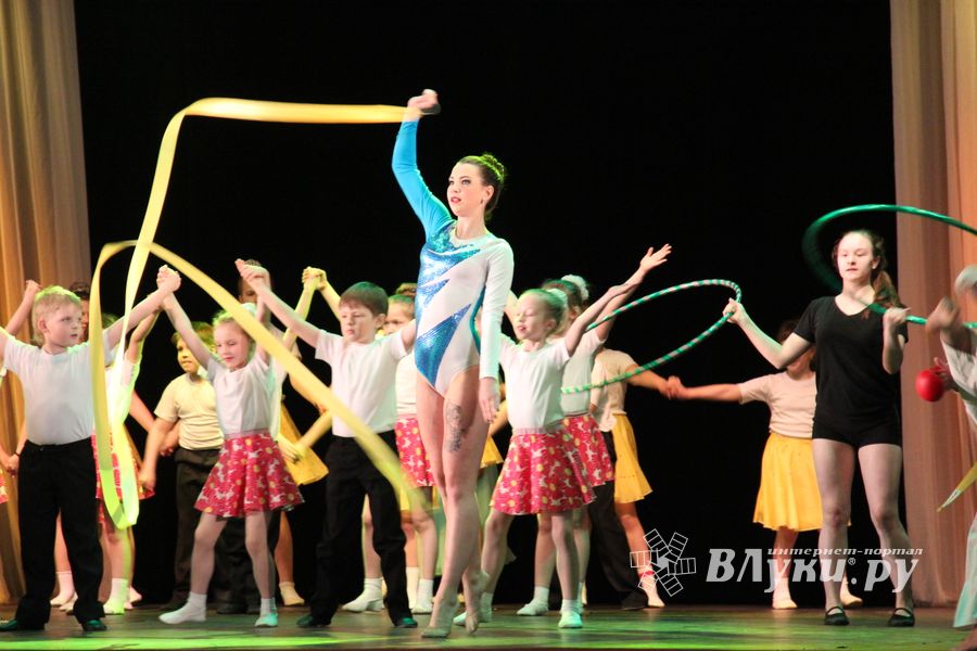 «Великолукская Веснянка» на сцене ДК ЛК