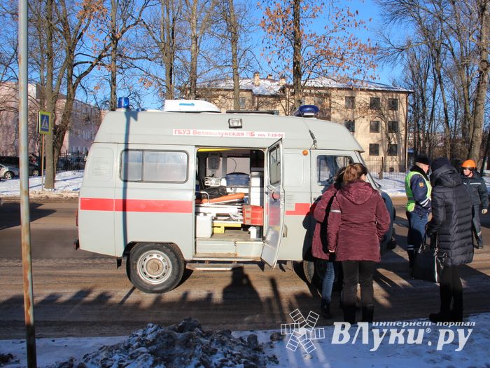 Лобовое столкновение на пр-те Гагарина в Великих Луках (ФОТО)