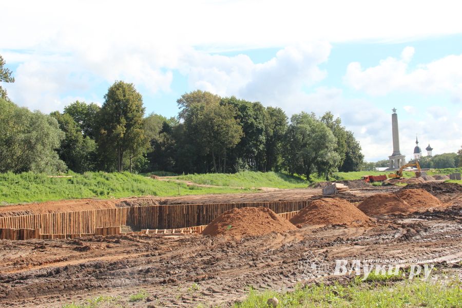 Совсем скоро великолучане смогут гулять по деревянным дорожкам Крепости (ФОТО)