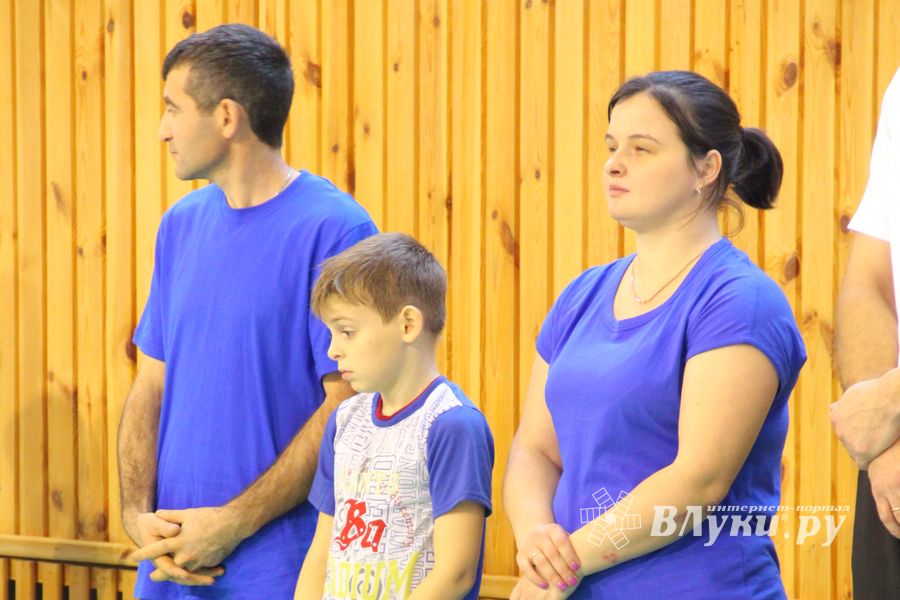 Великолучане одержали победу в зональном этапе «Папа, мама, я – спортивная семья» (ФОТО)