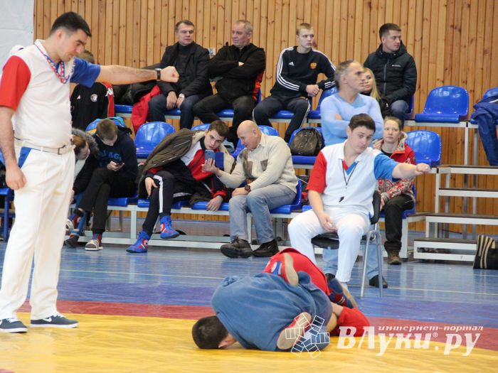 Всероссийские соревнования по самбо проходят в Великих Луках (ФОТО, 0+)