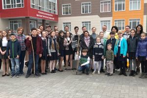 Великолукские школьники собрали макулатуру и снялись в фильме (ФОТО)