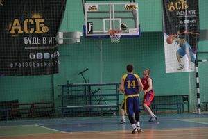 В Великих Луках прошел чемпионат по баскетболу