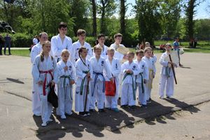 Спецназ «разгромил» на Дятлинке «банду»