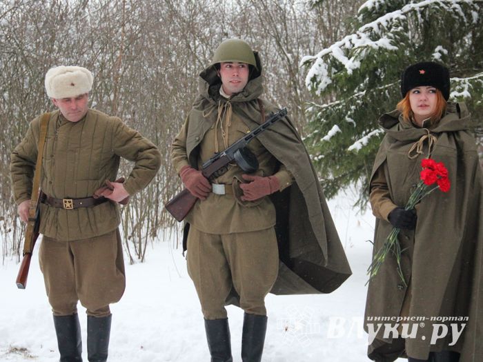 Никто не забыт: в Великих Луках благоустроили могилу неизвестного солдата (ФОТО)