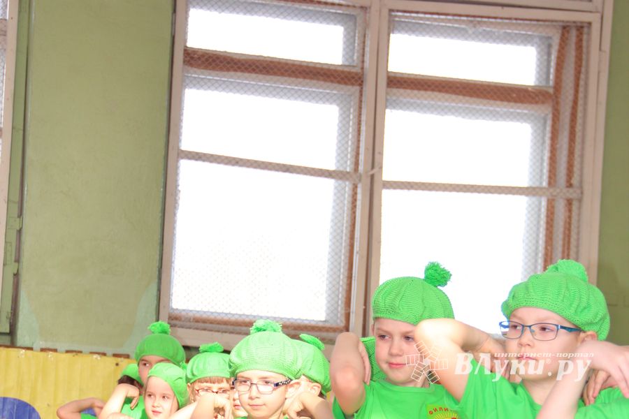 В Великих Луках стартовали спортивные соревнования среди дошколят «Юные олимпионики»