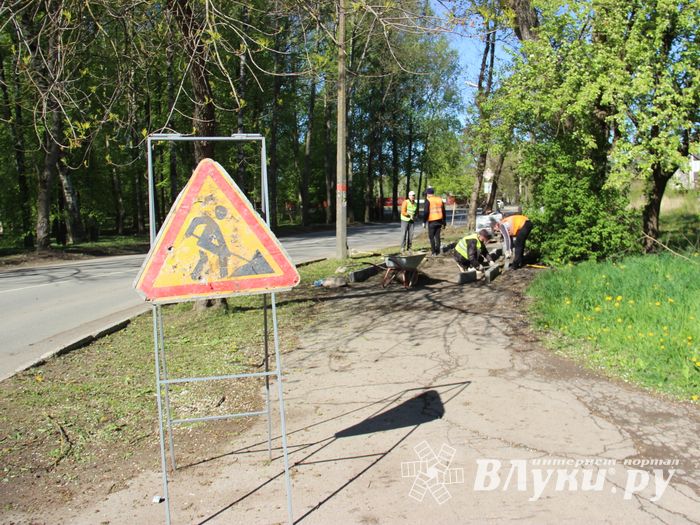 На улицах Дворецкой и Виноградова появится тротуар (ФОТО)