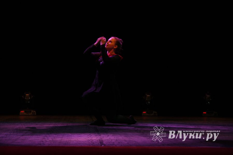 Великие Луки встретили День танца (ФОТО)