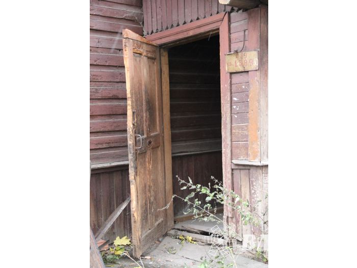 В Великих Луках сносят барак (ФОТО)