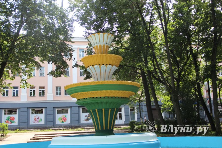 Великие Луки: краски, парки и «движение затруднено» (ФОТО)