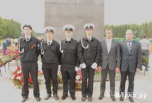 В День памяти и скорби сотрудники Северо-Западного теруправления Росрыболовства возложили цветы на мемориальном кладбище (фото)