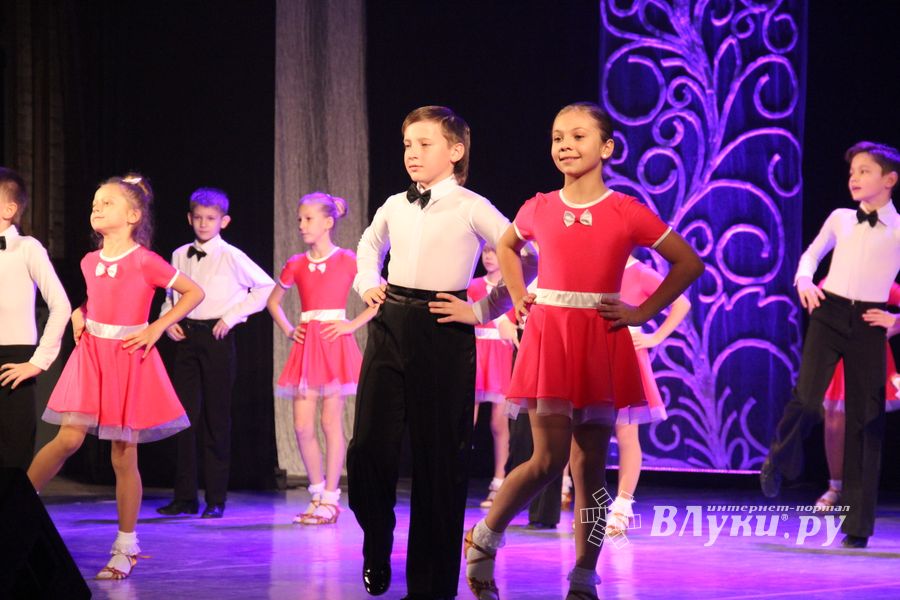 Юные артисты ГДК им. Ленина поздравили мам с праздником (ФОТО)