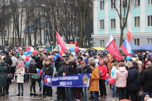 Митинг и праздничные гуляния в Великих Луках (ФОТО)