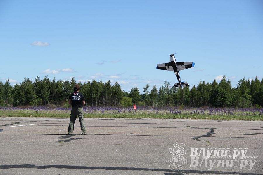 В Великих Луках прошел Фестиваль авиамодельного спорта (фото)