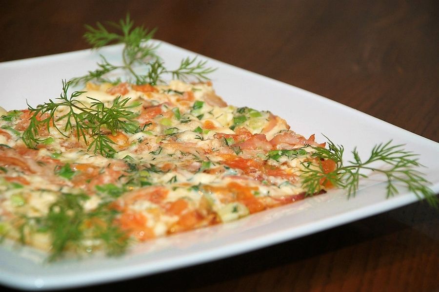 8 марта прекрасных дам приглашают в «Гости»  (ФОТО)