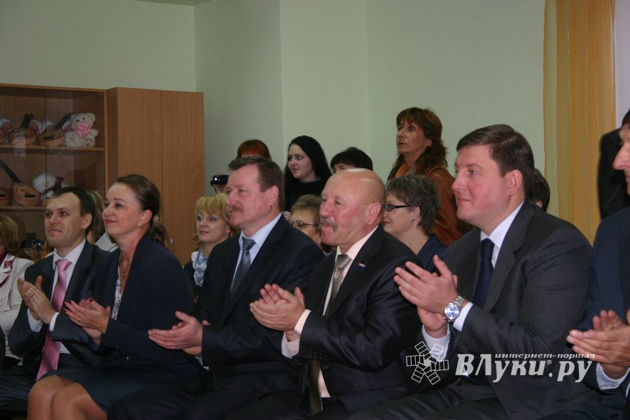 Губернатор области принял участие в торжественной церемонии открытия нового детского сада (ФОТО)
