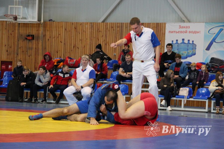 Всероссийские соревнования по самбо проходят в Великих Луках (ФОТО, 0+)