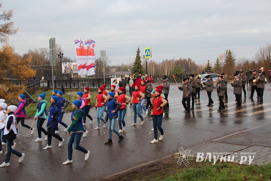 В Великих Луках отметили День народного единства (ФОТО)