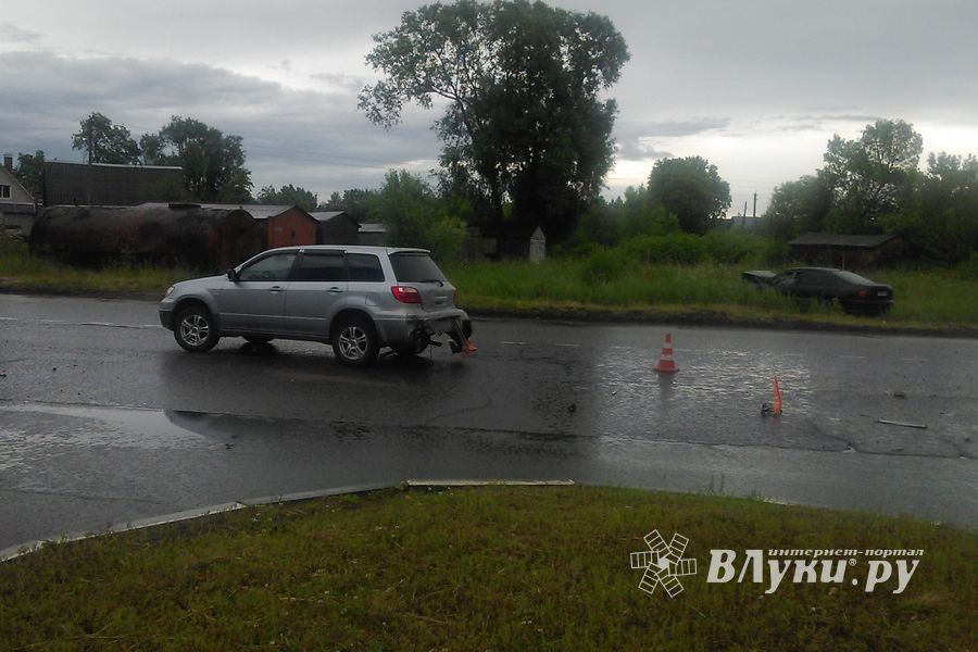В Великих Луках произошло ДТП (ФОТО)