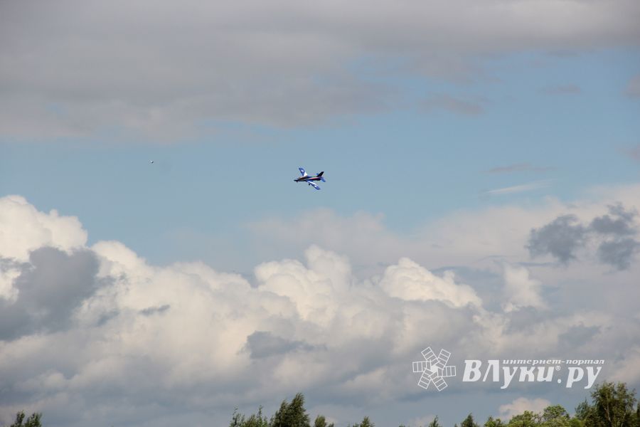 В Великих Луках проходит 7-й Фестиваль авиамодельного спорта (ФОТО)