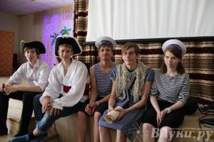 В Великих Луках прозвенели «Последние звонки»