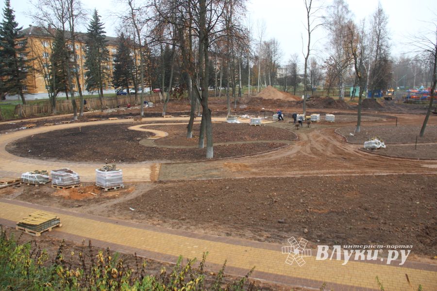 Великолукский парк стремительно преображается (ФОТО)