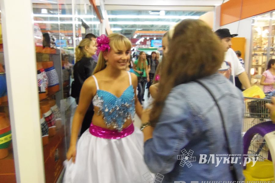 ТЦ «Апельсин» отметил три года