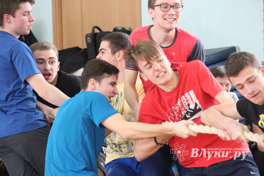 Конкурс «А ну-ка, парни!» прошёл в великолукской гимназии (фото)