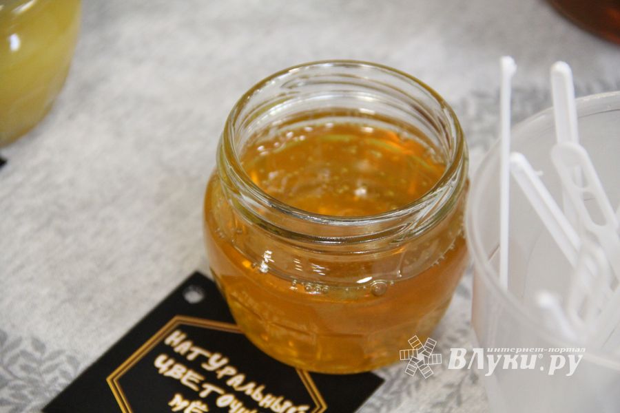 Где в Великих Луках попробовать живой шоколад на меду и вздремнуть на ульях?